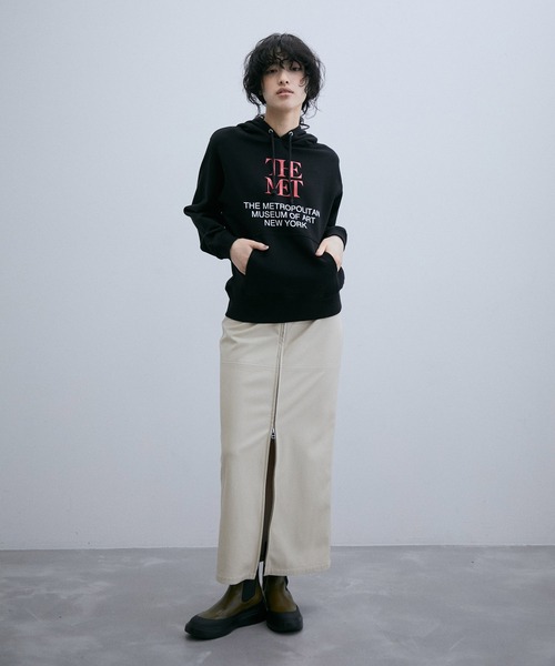 ADAM ET ROPE'（アダムエロペ）の「THE MET x ADAM LOGO SWEAT（パーカー・レディース・グリーン/ブラック/グレー・FREE）」の4枚目の写真