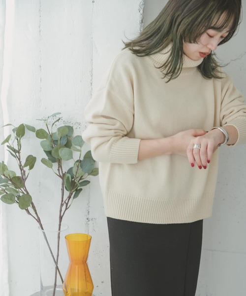 ITEMS URBANRESEARCH(アイテムズ アーバンリサーチ)の「タートルネックニットプルオーバー(ニット/セーター・レディース・オレンジ/オフホワイト/ネイビー・FREE)」の22枚目の写真