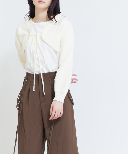 solleim（ソルレム）の「フロントリボンショートボレロカーディガン（カーディガン/ボレロ・レディース・ブラック/アイボリー・M）」の5枚目の写真