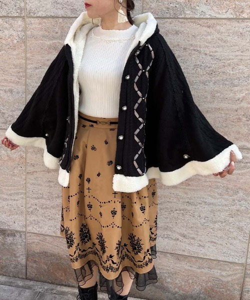 axes femme（アクシーズファム）の「裏ボアニットポンチョ