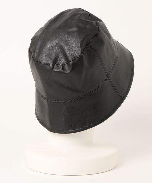 SPINNS(スピンズ)の「フェイクレザー つば下バケットハット(ハット・レディース・ブラウン/ブラック/アイボリー・ONESIZE)」の4枚目の写真