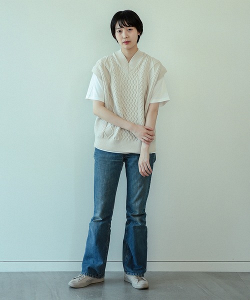 BEAMS LIGHTS（ビームスライツ）の「BEAMS LIGHTS / アラン ケーブル ベスト（ベスト・メンズ・チャコールグレー/ナチュラル・SMALL/MEDIUM/LARGE）」の18枚目の写真