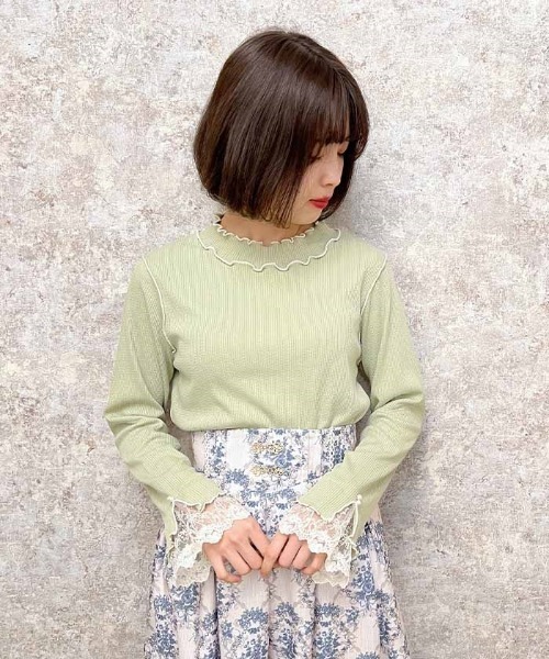 axes femme(アクシーズファム)の「バイカラーメロー袖レースプルオーバー(Tシャツ/カットソー・レディース・ブラック/グリーン/オレンジ/キナリ/イエロー/ブルー・FREE)」の3枚目の写真