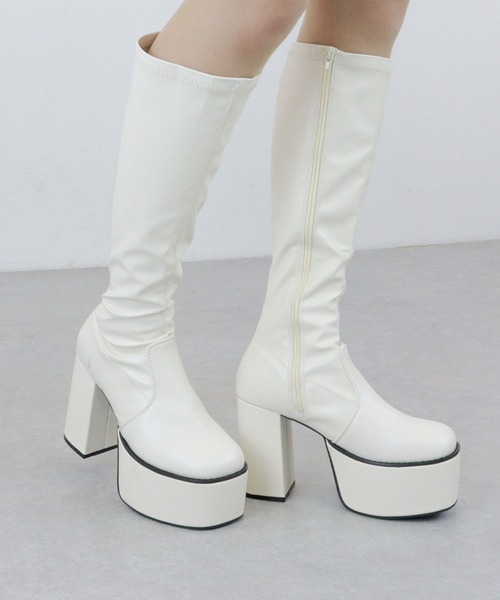 LOVEHUNTER(ラブハンター)の「LOVEHUNTER / スクエアトゥ 厚底 フロントバルキーソール ストレッチロングブーツ 10.5cmヒール (1585)(ブーツ・レディース・ブラック/アイボリー/ブラック系その他・S/M/L/LL/SS/3L)」の1枚目の写真