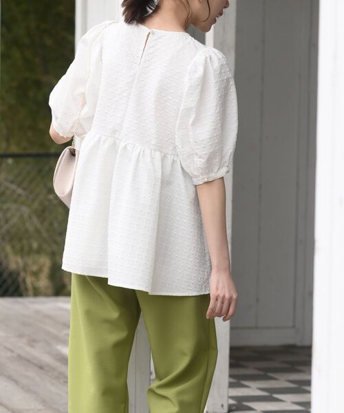 rps（アールピーエス）の「エンボスペプラムブラウス（シャツ/ブラウス・レディース・アイボリー/ブラック・フリー）」の10枚目の写真