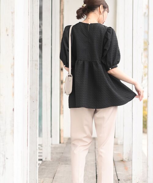 rps（アールピーエス）の「エンボスペプラムブラウス（シャツ/ブラウス・レディース・アイボリー/ブラック・フリー）」の11枚目の写真