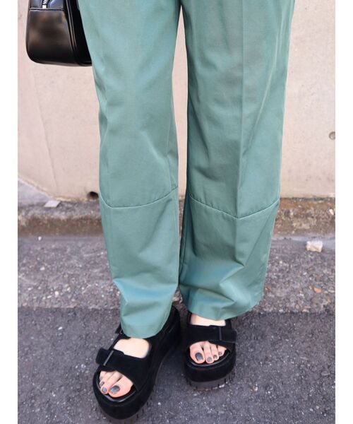 EMODA（エモダ）の「ハイウエストルーズパンツ（その他パンツ・レディース・ブラック/グリーン/アイボリー・SMALL/MEDIUM）」の8枚目の写真