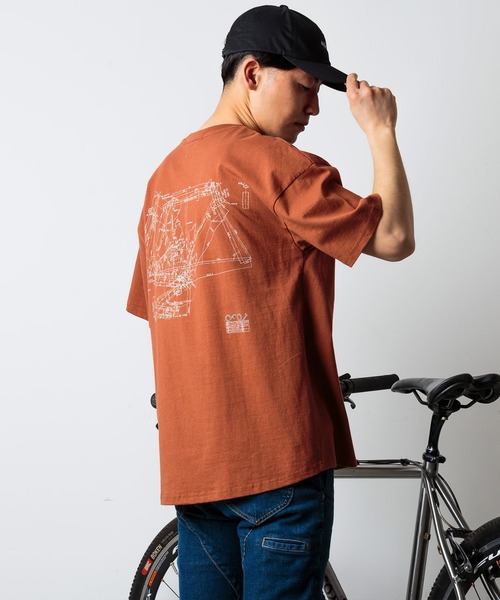 narifuri(ナリフリ)の「nanotec 制菌バックプリントTシャツ(Tシャツ/カットソー・メンズ・ブラウン/ホワイト/ブラック/カーキ・SMALL/MEDIUM/LARGE)」の3枚目の写真