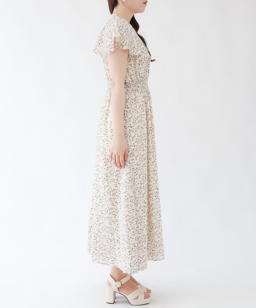 ASTORIA ODIER(アストリアオディール)の「ラッフルカラー花柄ワンピース(ワンピース・レディース・ブラウン/グリーン/アイボリー・MEDIUM)」の20枚目の写真