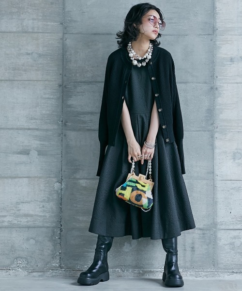 GEVS.(ジェイヴィス)の「<大きいサイズ> 2WAYニットカーディガン GEVS.(カーディガン/ボレロ・レディース・レッド/ブラック/ブルー・L/LL/3L/4L/5L)」の11枚目の写真