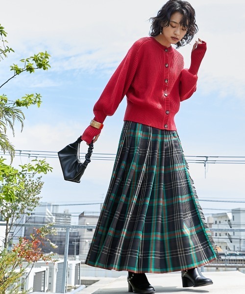 GEVS.(ジェイヴィス)の「<大きいサイズ> 2WAYニットカーディガン GEVS.(カーディガン/ボレロ・レディース・レッド/ブラック/ブルー・L/LL/3L/4L/5L)」の8枚目の写真