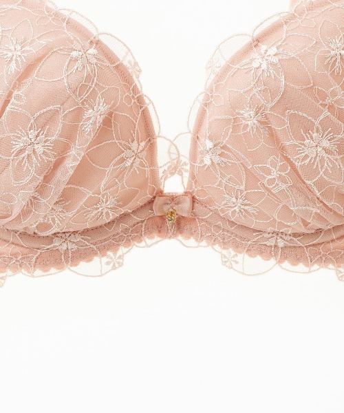 tutuanna（チュチュアンナ）の「ブラジャーショーツセット　[運命のブラ]ルミエールブーケブラ&ショーツセット（ブラ&ショーツ・レディース・ピンク/グレー/グリーン/オフホワイト/ターメリック/グレイッシュブルー/ピンク系その他・D65/C70/A70/A75/D70/E70/B65/C65/C75/E65/E75/B75/B70/A65/D75/C80/E80/E75L/E75M/C75L/D75L/D75M）」の15枚目の写真