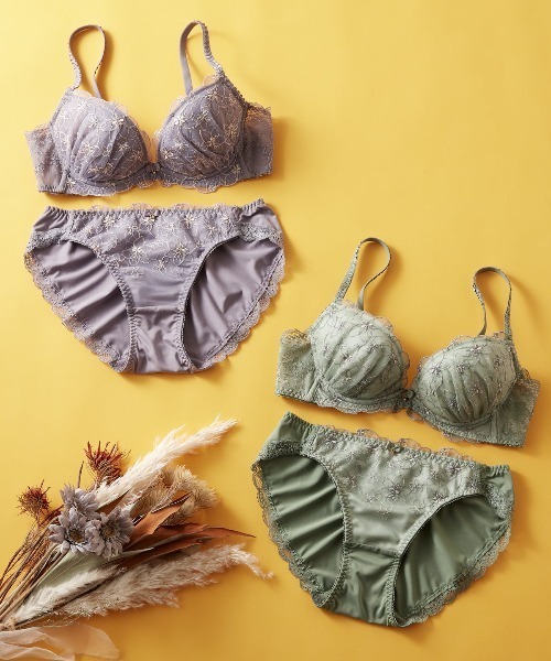 tutuanna（チュチュアンナ）の「ブラジャーショーツセット　[運命のブラ]ルミエールブーケブラ&ショーツセット（ブラ&ショーツ・レディース・ピンク/グレー/グリーン/オフホワイト/ターメリック/グレイッシュブルー/ピンク系その他・D65/C70/A70/A75/D70/E70/B65/C65/C75/E65/E75/B75/B70/A65/D75/C80/E80/E75L/E75M/C75L/D75L/D75M）」の11枚目の写真