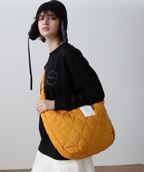 AVIREX（アヴィレックス）の「【限定】BONDING QUILTING SHOULDER BAG/ボンディング キルティングショルダーバッグ（ショルダーバッグ・レディース・オレンジ/ブラック/オリーブ/ネイビー/マスタード・FREE/F）」の5枚目の写真
