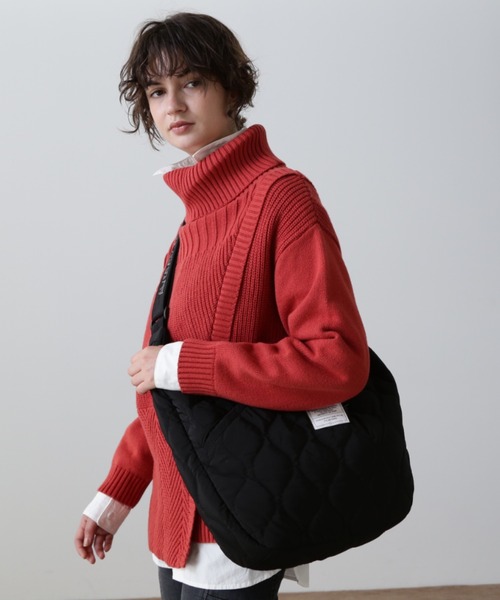 AVIREX（アヴィレックス）の「【限定】BONDING QUILTING SHOULDER BAG/ボンディング キルティングショルダーバッグ（ショルダーバッグ・レディース・オレンジ/ブラック/オリーブ/ネイビー/マスタード・FREE/F）」の11枚目の写真