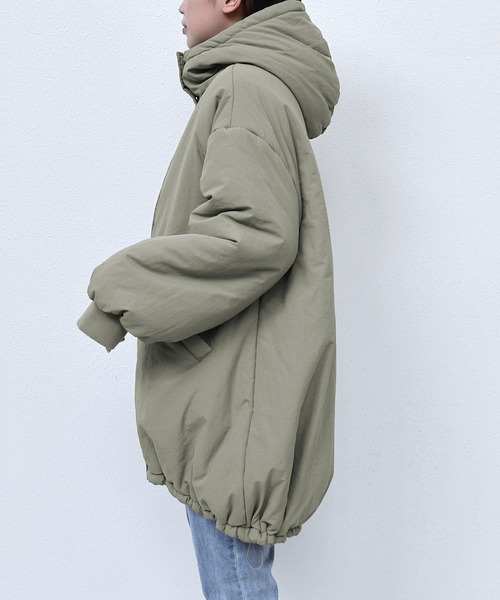 andme（アンドミー）の「オーバーサイズフーディ中綿ダウンコート（ダウンジャケット/コート・レディース・ライトカーキ/アイボリー/ブラック・M/S）」の20枚目の写真