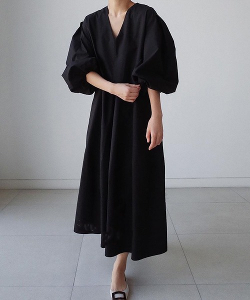 MAISON BREEZE（メゾンブリーズ）の「【SETUP7】ボリュームスリーブワンピース KNF030（ワンピース・レディース・ベージュ/ブラック・FREE）」の4枚目の写真