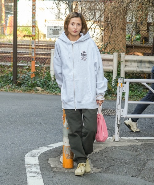 BEN DAVIS（ベンデイビス）の「【BEN DAVIS/ベンデイビス】裏起毛　バックプリント　フルジップパーカー　ダイス　8BALL　ワンポイントブランドロゴ刺繍（パーカー・メンズ・ブラック/グレー/ライトグリーン・X-LARGE/LARGE/MEDIUM）」の17枚目の写真