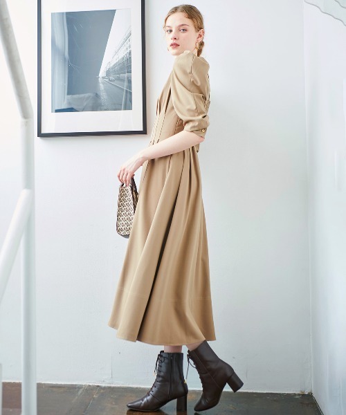 AND COUTURE（アンドクチュール）の「ウエストタックバックシャン長袖
