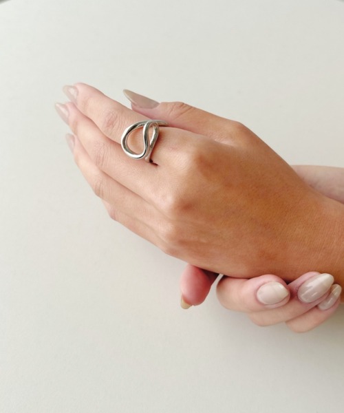sowang（ソワン）の「【ステンレス】 ぷっくりヒネリデザインリング（リング・レディース・シルバー/ゴールド・13/11）」の8枚目の写真