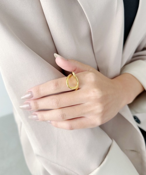 sowang（ソワン）の「【ステンレス】 ぷっくりヒネリデザインリング（リング・レディース・シルバー/ゴールド・13/11）」の9枚目の写真
