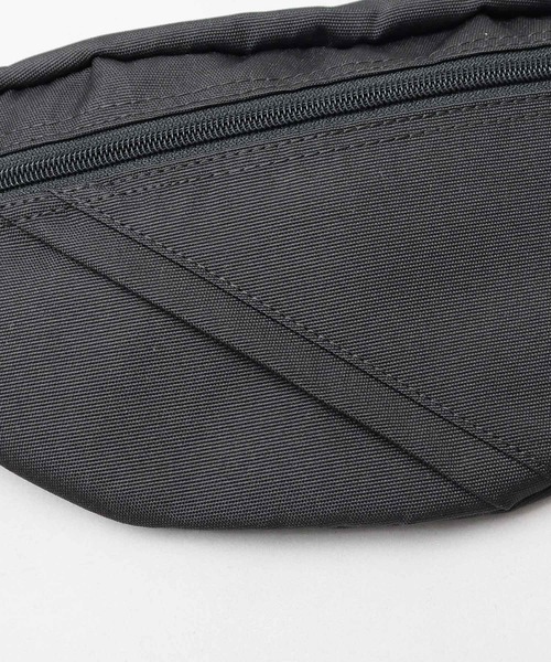 MEI（メイ）の「軽量 ポリエステル ウエストポーチ（ボディバッグ/ウエストポーチ・メンズ・ブラック・FREE）」の11枚目の写真