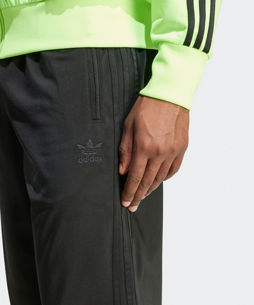 adidas(アディダス)の「adidas/アディダス ADICOLOR CLASSICS FIREBIRD TRACKPANTS トラックパンツ(その他パンツ・メンズ・ネイビー/ブラック/グリーン/インディゴブルー/ネイビー系1/ライトグレー/ライトグリーン/ブラック×ブラック/グリーン系/ブルー・S/M/L/XL)」の2枚目の写真