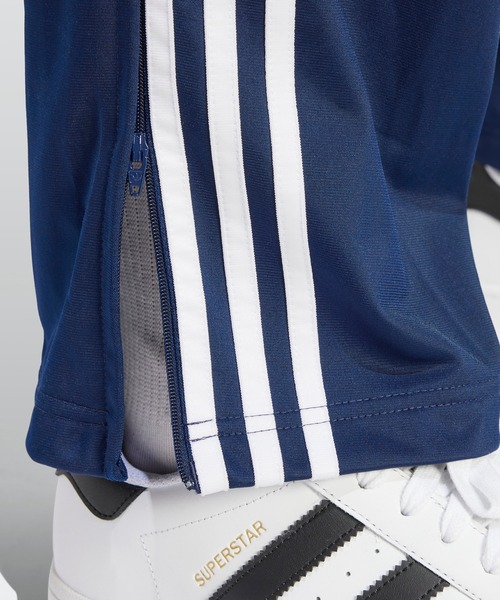 adidas(アディダス)の「adidas/アディダス ADICOLOR CLASSICS FIREBIRD TRACKPANTS トラックパンツ(その他パンツ・メンズ・ネイビー/ブラック/グリーン/インディゴブルー/ネイビー系1/ライトグレー/ライトグリーン/ブラック×ブラック/グリーン系/ブルー・S/M/L/XL)」の17枚目の写真