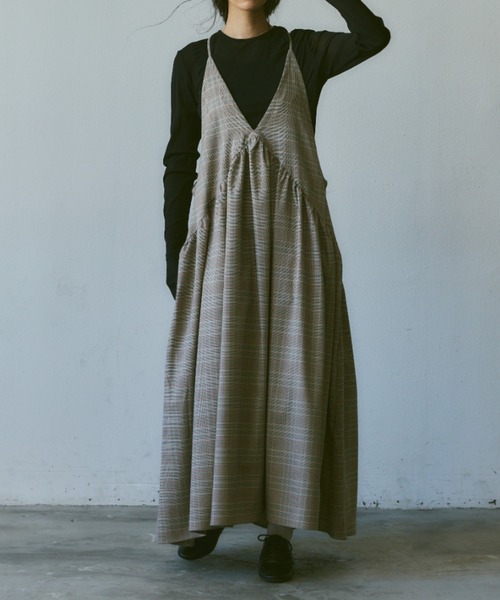 Libra Cue（リブラ キュー）の「キャミソールドレスワンピース（ワンピース・レディース・ブラック/チェック/ベージュ・FREE）」の15枚目の写真