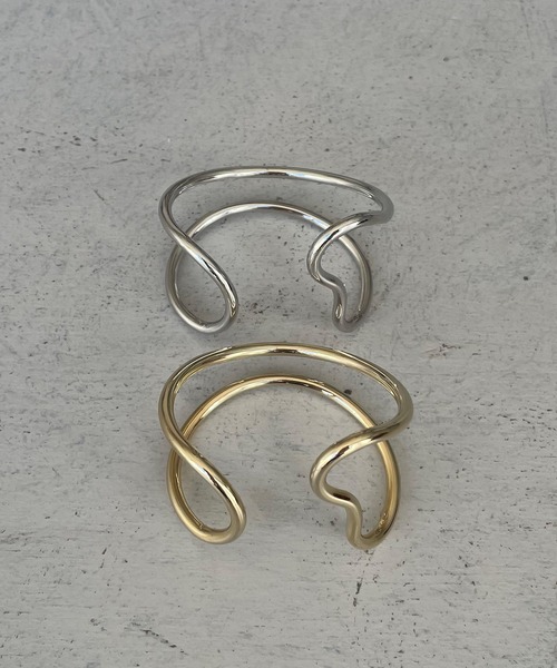 CLEIO（クレイオ）の「【cheriella】ニュアンスカーブダブルリングバングル（バングル/リストバンド・レディース・シルバー/ゴールド・FREE）」の12枚目の写真