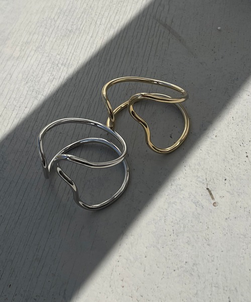 CLEIO（クレイオ）の「【cheriella】ニュアンスカーブダブルリングバングル（バングル/リストバンド・レディース・シルバー/ゴールド・FREE）」の13枚目の写真