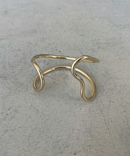 CLEIO（クレイオ）の「【cheriella】ニュアンスカーブダブルリングバングル（バングル/リストバンド・レディース・シルバー/ゴールド・FREE）」の11枚目の写真