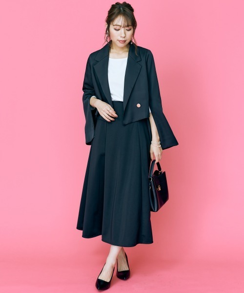 marun(マルン)の「<大きいサイズ> ショート丈2wayジャケット marun(テーラードジャケット・レディース・ブラック/アイボリー・4L/L/5L/LL/3L)」の4枚目の写真