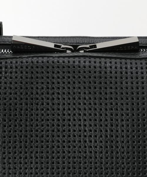 JOSEPH（ジョセフ）の「パンチングレザー2WAYトート（ショルダーバッグ・メンズ・ブラック系・F）」の5枚目の写真