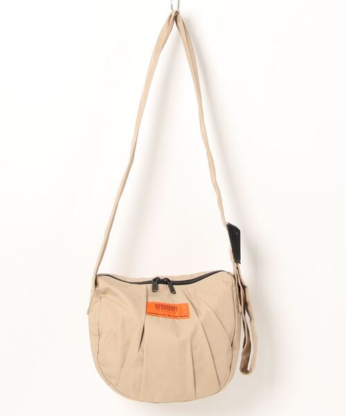 UNIVERSAL OVERALL（ユニバーサルオーバーオール）の「UNIVERSAL OVERALL / GABARDINE HOBO SHOULDER (M) / UVO-157（ショルダーバッグ・レディース・ブラック/カーキ/ベージュ・ONESIZE）」の10枚目の写真