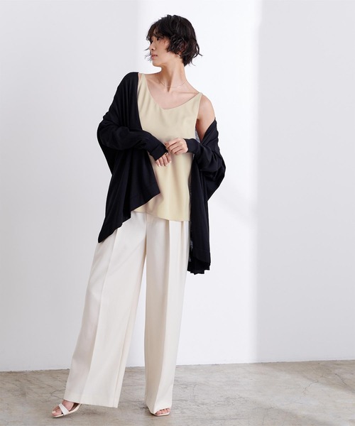 UR'S（ユアーズ）の「Vネックサテンキャミソール（キャミソール・レディース・ブルー/ベージュ/ネイビー・S/M/L）」の4枚目の写真