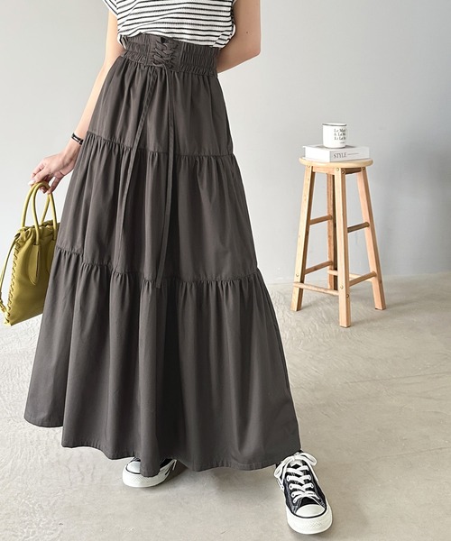 classicalelf（クラシカルエルフ）の「着映え力抜群。レースアップティアードスカート（スカート・レディース・アイボリー/ブラック/チャコールグレー・LARGE/X-LARGE/SMALL/MEDIUM）」の3枚目の写真