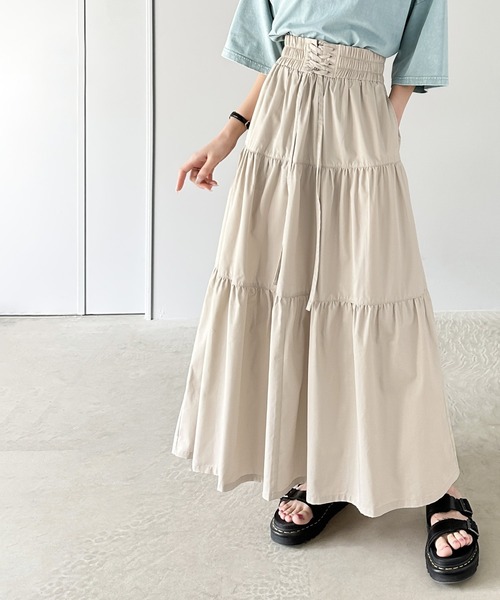 classicalelf（クラシカルエルフ）の「着映え力抜群。レースアップティアードスカート（スカート・レディース・アイボリー/ブラック/チャコールグレー・LARGE/X-LARGE/SMALL/MEDIUM）」の2枚目の写真