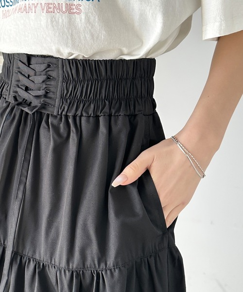 classicalelf（クラシカルエルフ）の「着映え力抜群。レースアップティアードスカート（スカート・レディース・アイボリー/ブラック/チャコールグレー・LARGE/X-LARGE/SMALL/MEDIUM）」の13枚目の写真