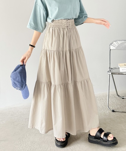 classicalelf（クラシカルエルフ）の「着映え力抜群。レースアップティアードスカート（スカート・レディース・アイボリー/ブラック/チャコールグレー・LARGE/X-LARGE/SMALL/MEDIUM）」の6枚目の写真