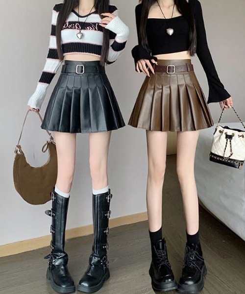 gossip！ロサンゼルス（ゴシップロサンゼルス）の「ベルト付き プリーツミニ合成皮革スカート（スカート・レディース・ブラック/ブラウン・M/L/S）」の9枚目の写真