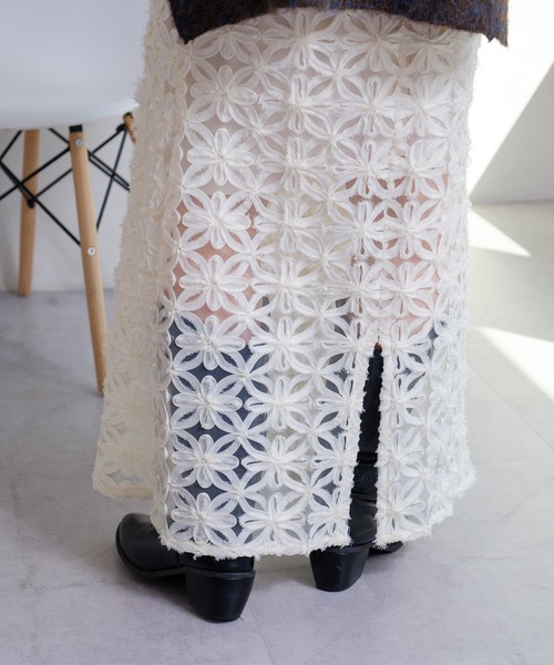 Kastane（カスタネ）の「【WEB限定/ウエストゴム/ペチコート付き】フラワーシアースカート（スカート・レディース・ブラック/アイボリー・FREE）」の13枚目の写真