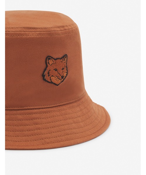 Maison Kitsune(メゾンキツネ)の「BOLD FOX HEAD BUCKET HAT(ハット・メンズ・ブラウン系その他・M/L/XS/S)」の4枚目の写真