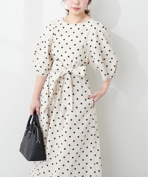 natural couture(ナチュラルクチュール)の「プチナチュ/ランタンスリーブワンピース(ワンピース・レディース・ブラック/インディゴブルー/ベージュ/ドット・SMALL)」の20枚目の写真