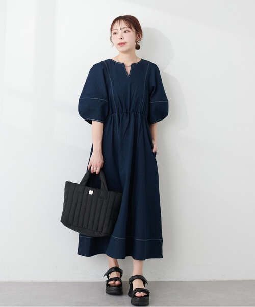natural couture(ナチュラルクチュール)の「プチナチュ/ランタンスリーブワンピース(ワンピース・レディース・ブラック/インディゴブルー/ベージュ/ドット・SMALL)」の14枚目の写真