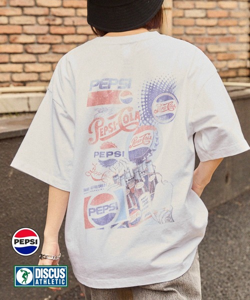 PEPSI（ペプシ）の「【DISCUS ATHLETIC×PEPSI】コラボ ヴィンテージライクプリントデザイン ロゴ刺繍 オーバーサイズ半袖Tシャツ（Tシャツ/カットソー・メンズ・アイボリー系/ホワイト系3/ホワイト系1/ホワイト系2/アイボリー系2/アイボリー系3/ホワイト/アイボリー系1・M/L）」の4枚目の写真