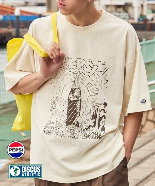 PEPSI（ペプシ）の「【DISCUS ATHLETIC×PEPSI】コラボ ヴィンテージライクプリントデザイン ロゴ刺繍 オーバーサイズ半袖Tシャツ（Tシャツ/カットソー・メンズ・アイボリー系/ホワイト系3/ホワイト系1/ホワイト系2/アイボリー系2/アイボリー系3/ホワイト/アイボリー系1・M/L）」の6枚目の写真