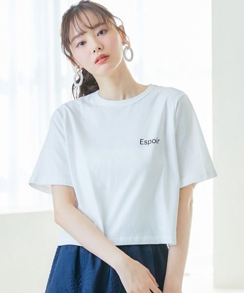 miclat（ミクラ）の「大きいサイズ　クロップドコンパクトロゴＴシャツ　miclat（Tシャツ/カットソー・レディース・ブラック/ホワイト・L/5L/4L/3L/LL）」の2枚目の写真