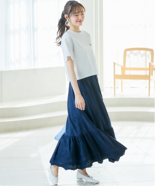 miclat（ミクラ）の「大きいサイズ　クロップドコンパクトロゴＴシャツ　miclat（Tシャツ/カットソー・レディース・ブラック/ホワイト・L/5L/4L/3L/LL）」の3枚目の写真