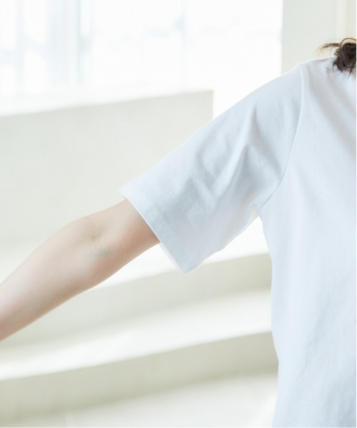 miclat（ミクラ）の「大きいサイズ　クロップドコンパクトロゴＴシャツ　miclat（Tシャツ/カットソー・レディース・ブラック/ホワイト・L/5L/4L/3L/LL）」の13枚目の写真